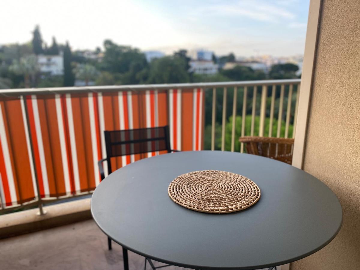 Appartamento Juan-les-pins, 4 Pieces, 80m2, Luxe Piscine Tennis Antibes