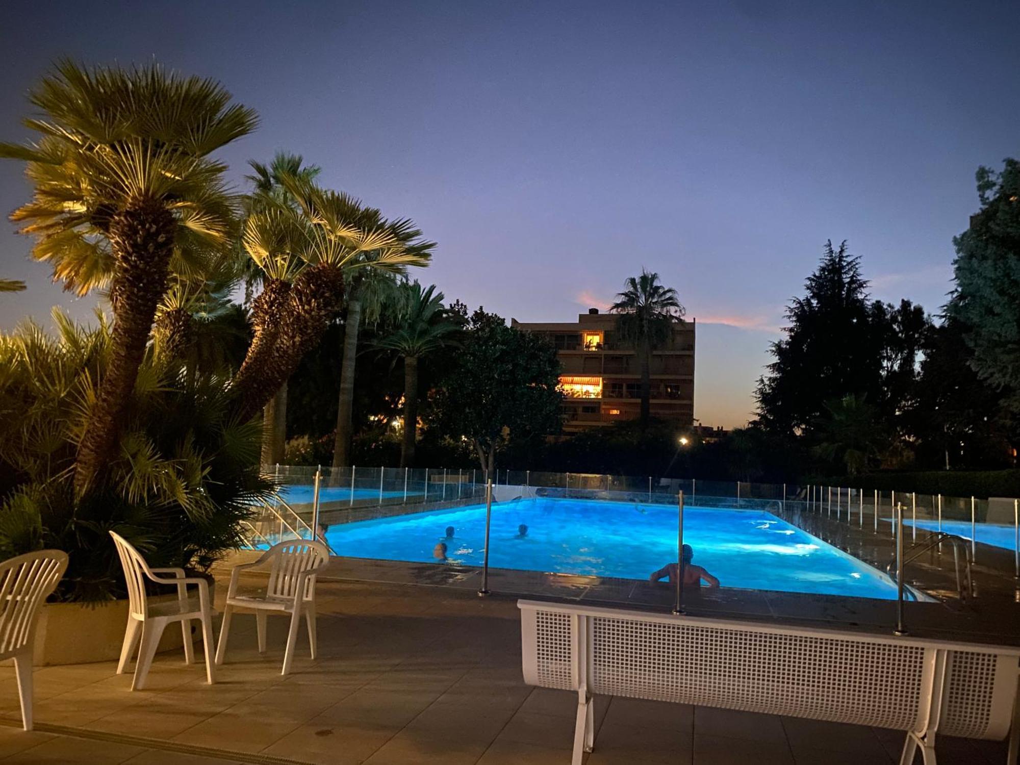 Appartamento Juan-les-pins, 4 Pieces, 80m2, Luxe Piscine Tennis