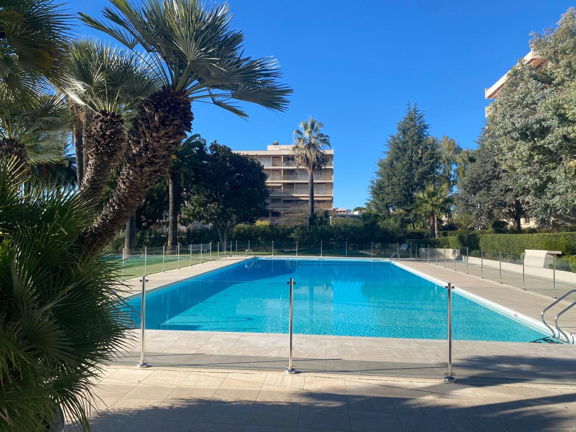 Juan-les-pins, 4 Pieces, 80m2, Luxe Piscine Tennis Appartamento